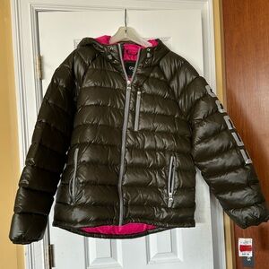 Men’s Guess Puffer Hooded Jacket Army Green Size L NWT Pink Inside